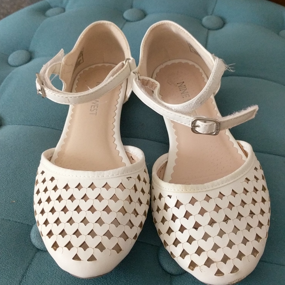 Girls white heart-grid flats